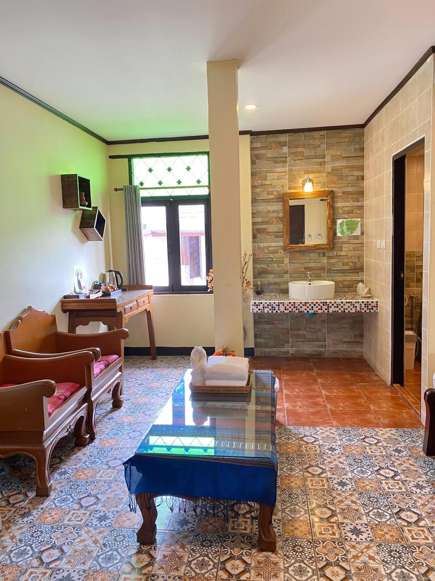 Somwang Boutique Hotel Chiang Mai Bagian luar foto