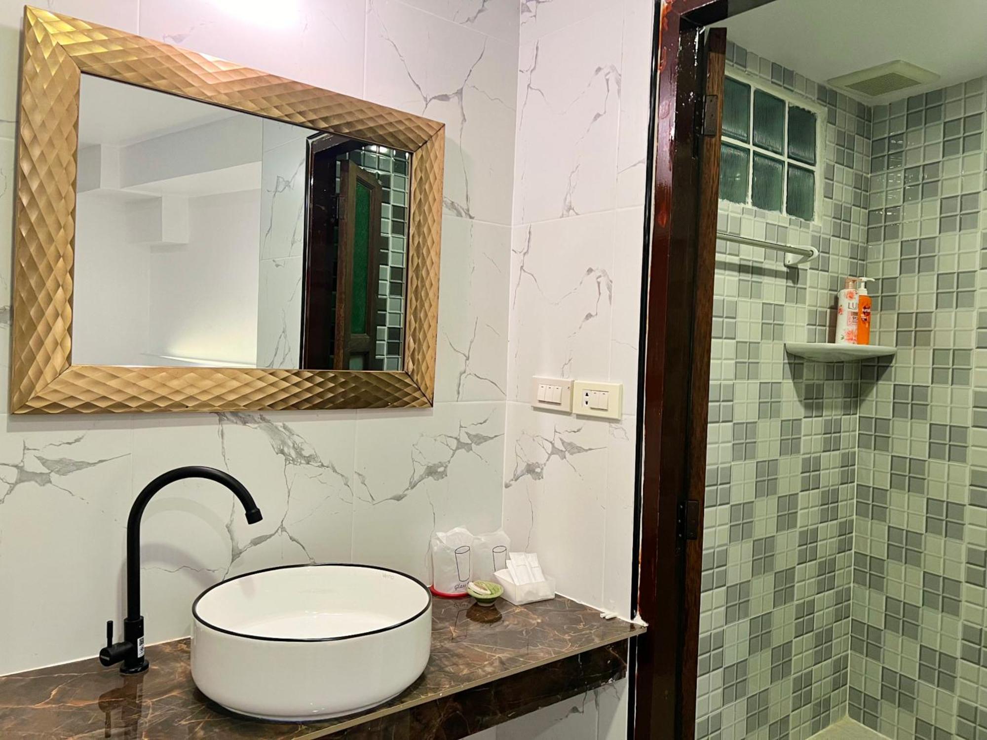 Somwang Boutique Hotel Chiang Mai Bagian luar foto