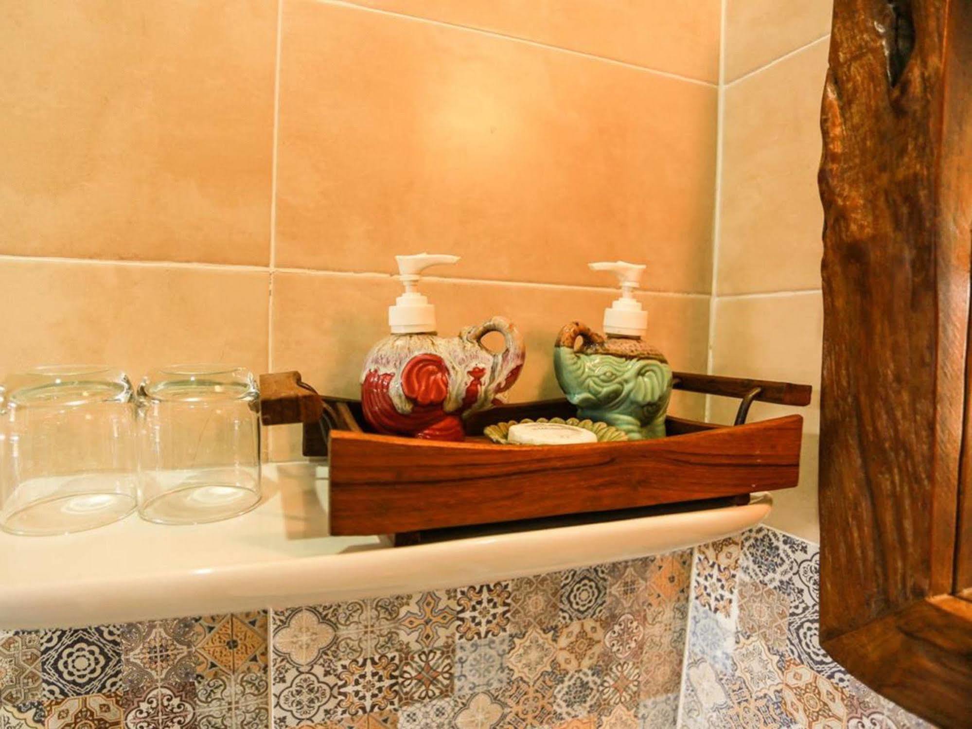 Somwang Boutique Hotel Chiang Mai Bagian luar foto